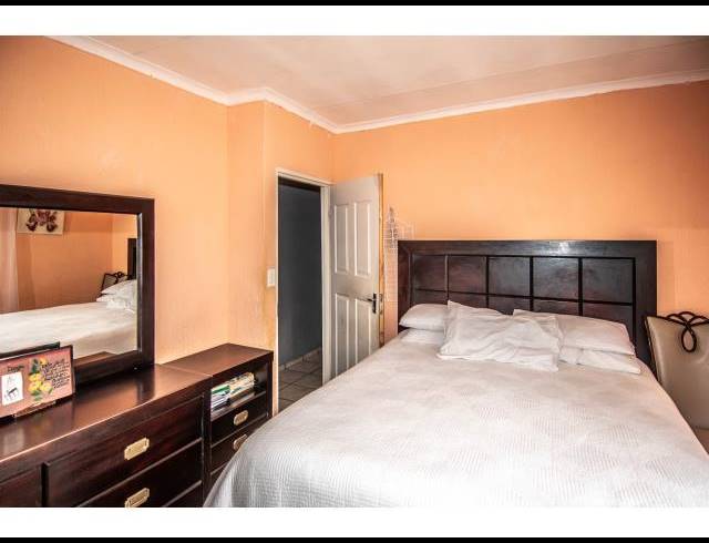 3 BEDROOM HOUSE FOR SALE IN KINGSVIEW EXT 3